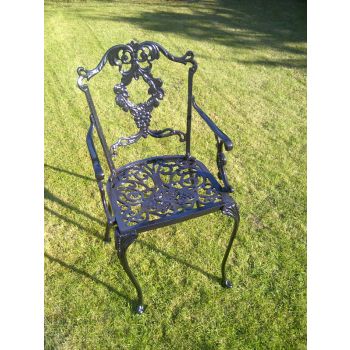 Grape Carver Chair - Aluminium - L45 x W46.5 x H89.5 cm