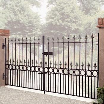 Balmoral Premium Spear Top Low Double Driveway Gate - Steel - Fits Gap 3353 mm x 1168 mm High - Electro Galv./Black Powder Coated
