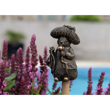 Beatrix Potter Benjamin Bunny Cane or Stake Topper (CCBP0002) - L5 x W4.5 x H9 cm