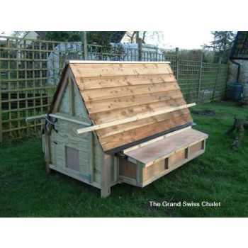 Grand Swiss Chalet - 30 hens - L182.9 x W152.4 x H137.2 cm