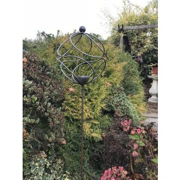 Tangle Ball on 4Ft Stem With Bird Feeder - Hand Made Traditional - Steel - L34.3 x W34.3 x H157.5 cm - Bare Metal/Ready to Rust