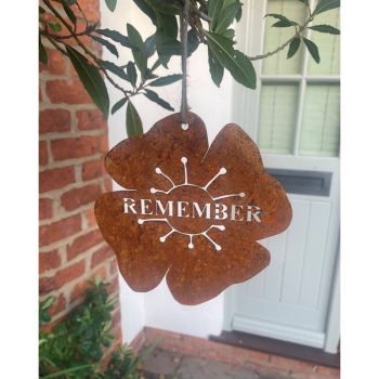 Hanging Poppy - Remember Garden Wall Art - W17.8 x H17.8 cm - Bare Metal/Ready to Rust